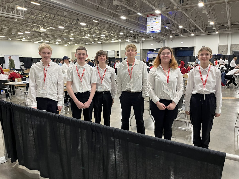 Slinger Middle School Engineering Challenge Competitors