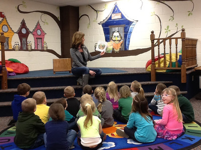 Meet our library aide, Mrs. Hansen.